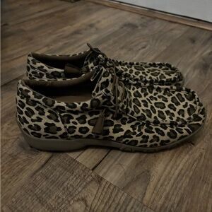 9, cheetah print Ropers